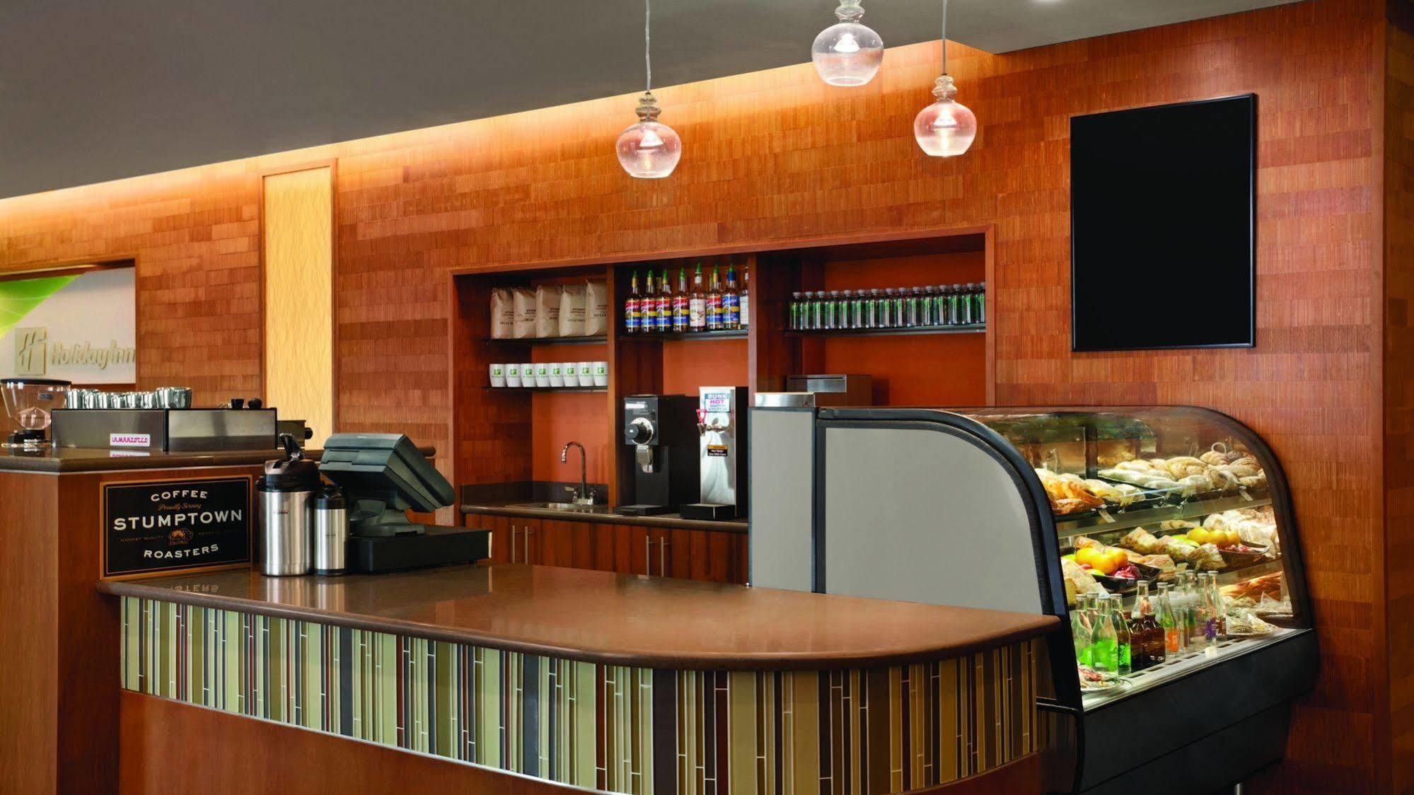 Holiday Inn Portland-Airport I-205 By Ihg Екстериор снимка